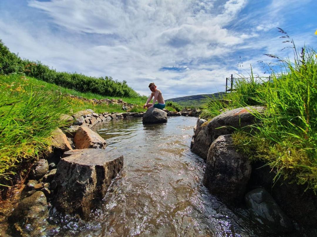 Hotel Laugarholl With Natural Hot Spring Holmavik Luaran gambar