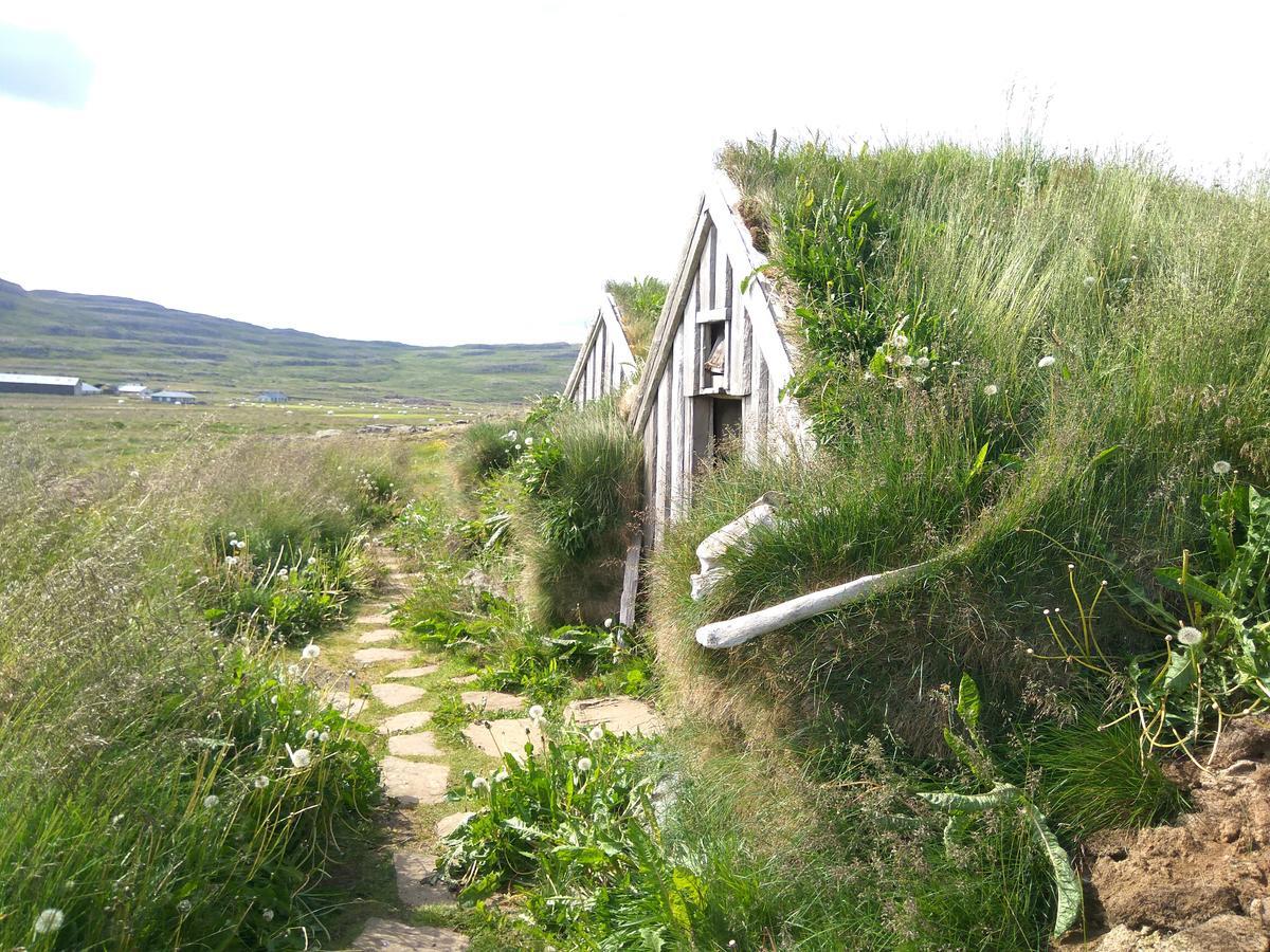 Hotel Laugarholl With Natural Hot Spring Holmavik Luaran gambar