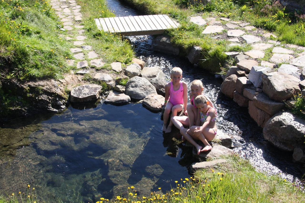 Hotel Laugarholl With Natural Hot Spring Holmavik Luaran gambar